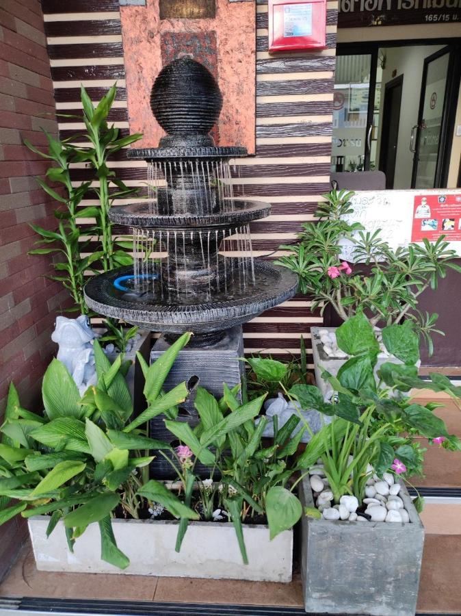 โสดาอพาร์ทเม้นท์​ Lägenhet Ban Lam Phak Kut Exteriör bild